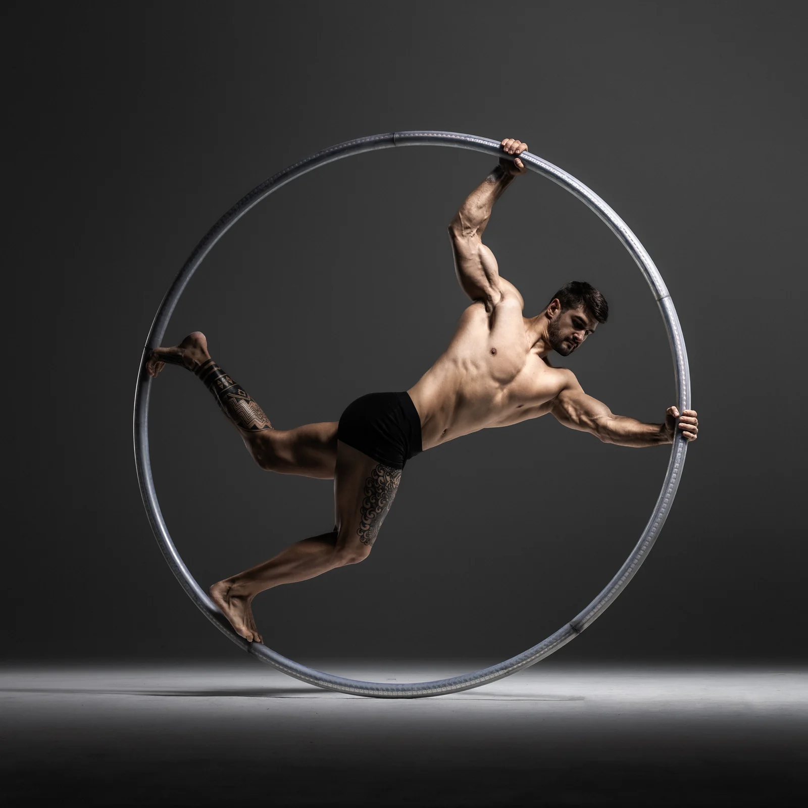 Professional Acrobats in Chicago for Corporate Events