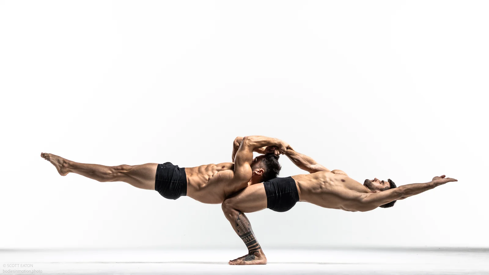 Professional Acrobats in Edinburgh for Events