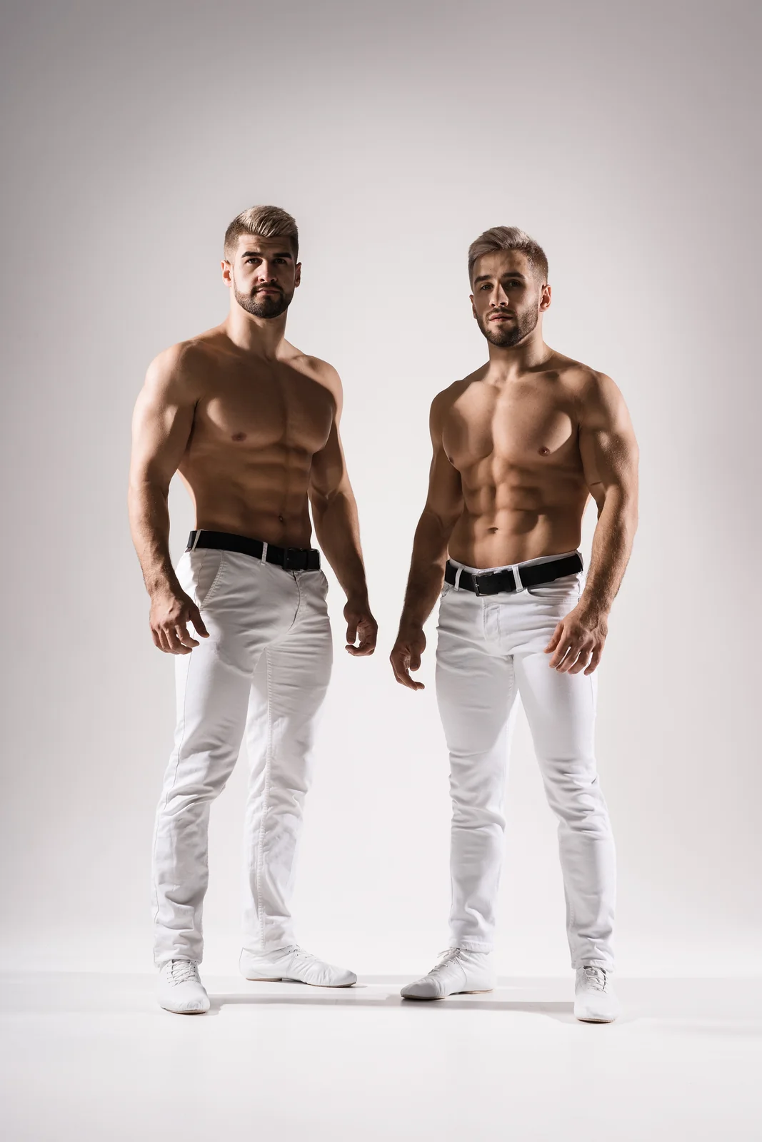 Top London Artists Duo Acrobats